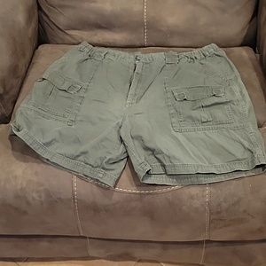 Great cargo  shorts with expanding elastic